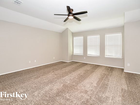 5th image of 267 Oxford Dr