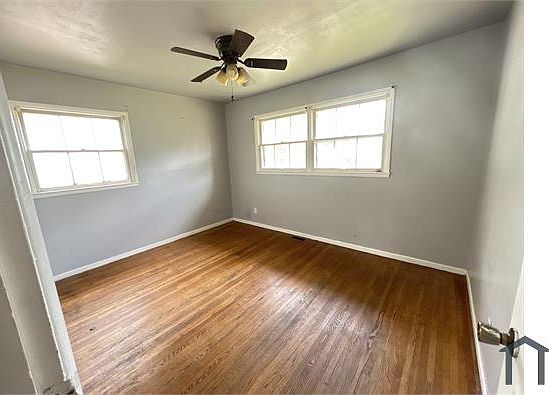 3rd image of 10651 Dunkeld Cir