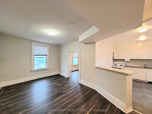 139 1/2 John St S Photo 1