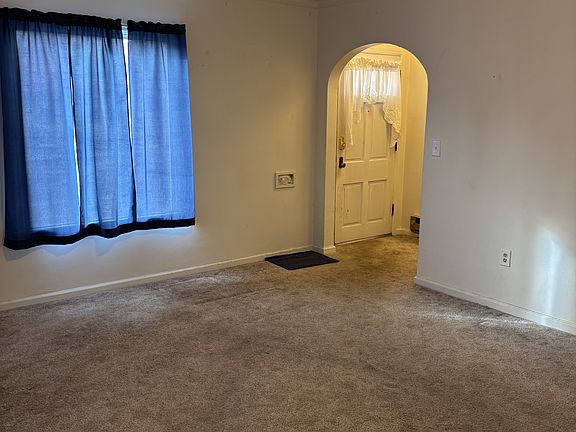 2nd image of 785 Southpoint Blvd #1