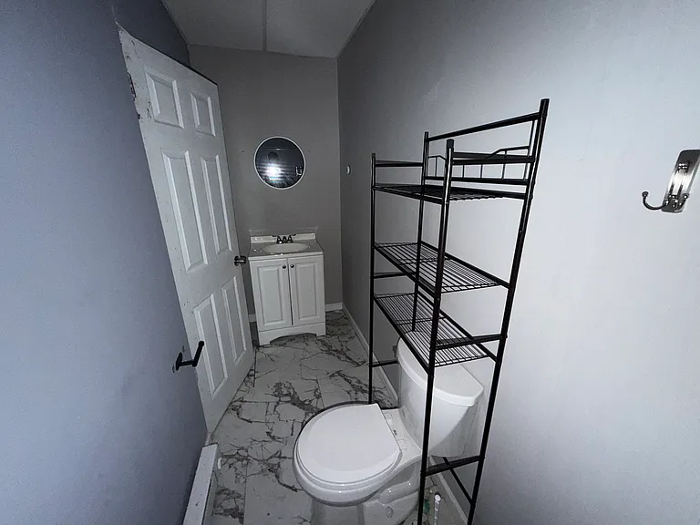 40 Church St #7 — Photo 3