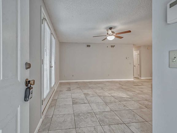 3rd image of 13715 N Richmond Park Dr #201