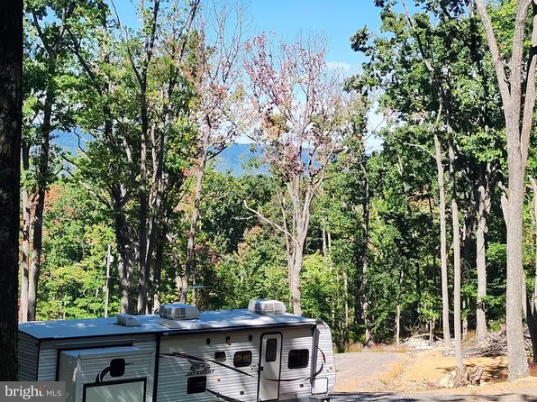 13 Pine Ridge Ext, Wardensville, WV 26851