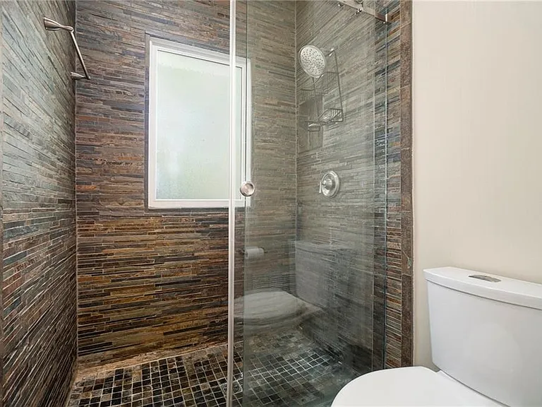 2378 Glenwood Dr NE — Photo 18