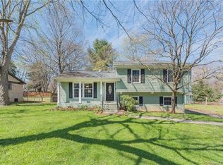 6910 Wrentree Dr, Charlotte, NC 28210