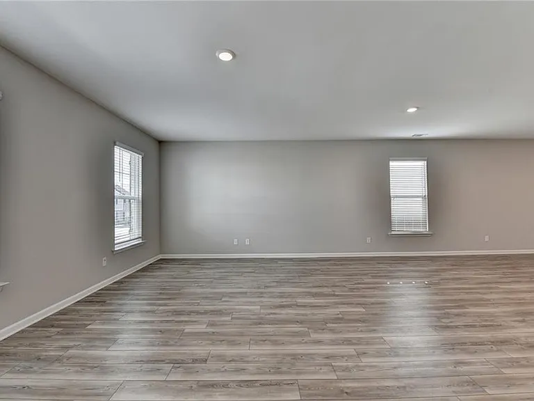 4335 Magpie Dr — Photo 9
