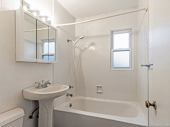 4th image of 2809 N Pine St