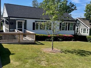 42 4th St, Newnan, GA 30263