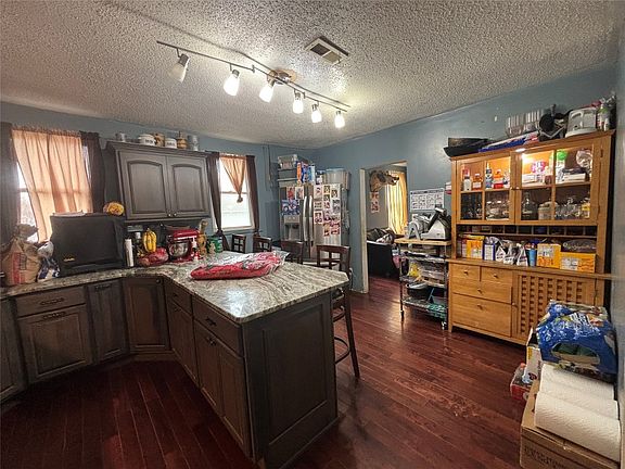 4th image of 603-617 E 22nd St