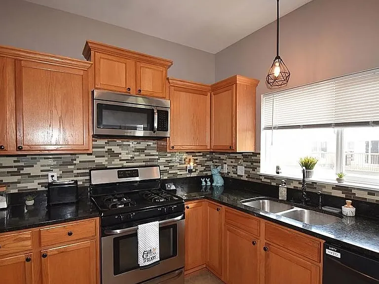 1299 Chestnut Ln — Photo 26
