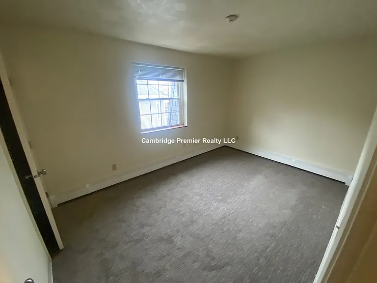 148 Sycamore St #10 — Photo 5