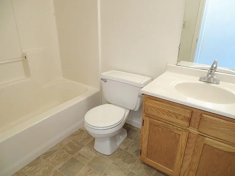 28 Hilldale Dr — Photo 13