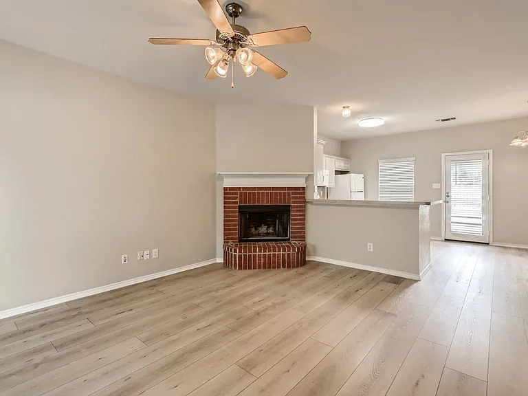 6406 Ithaca Fls — Photo 2