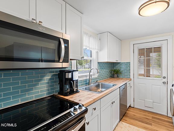 2nd image of 713 W 11th Street