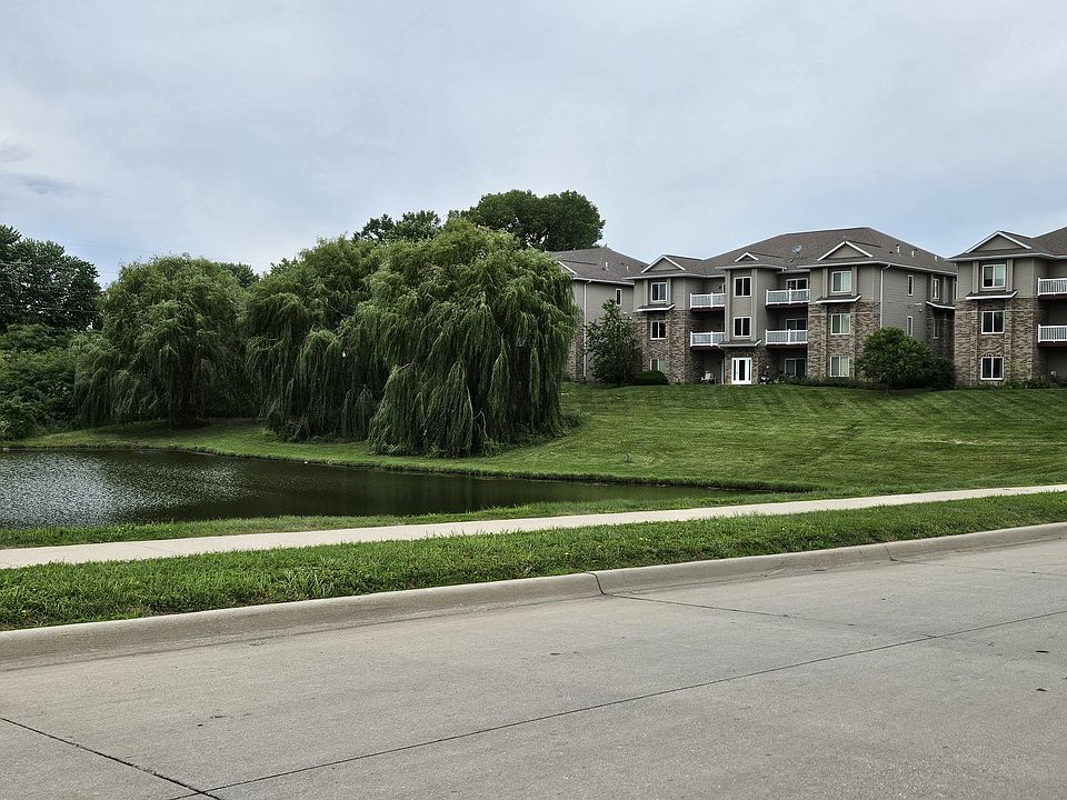 1st image of 245 Sadler Ln APT 302