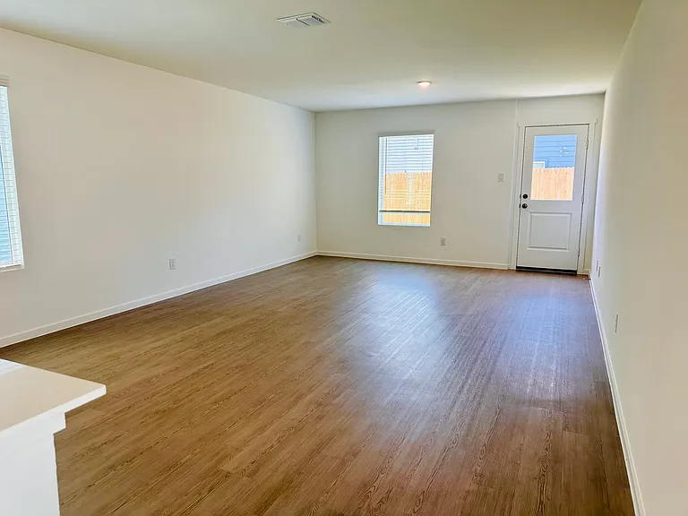 6306 Pelican Ln — Photo 8