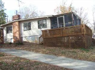 1126 New Zion Rd, Hodges, SC 29653