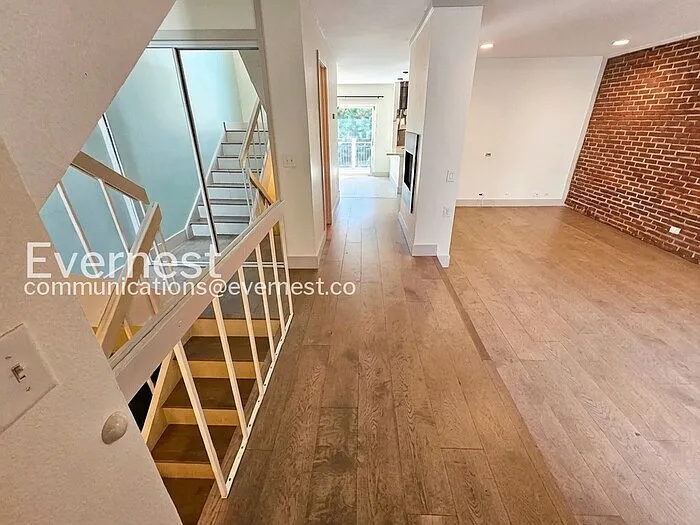 3 bed, 2.0 bath, 1900 sqft, $3,445 — Photo 4
