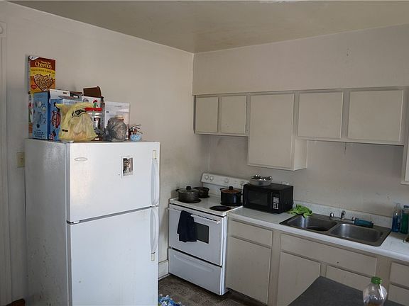 5th image of 440 2nd St