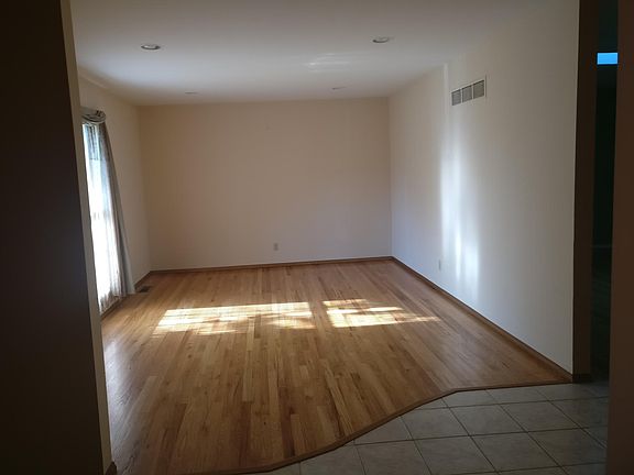 4th image of 1258 Hyannis Dr