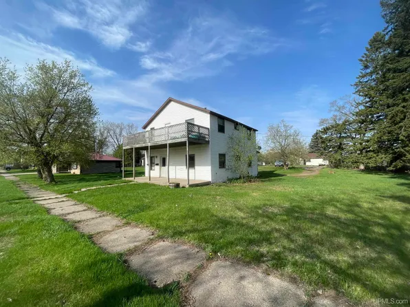 104 Hooper St, Kingsford, MI 49802