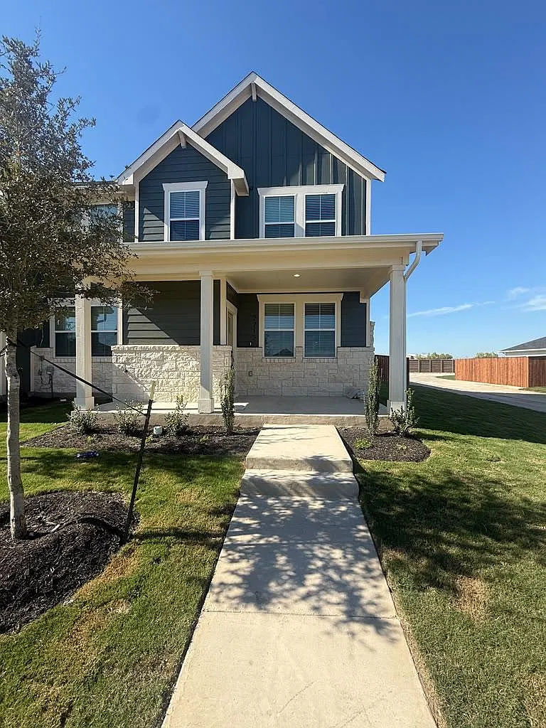 3 bed, 2.5 bath, 1757 sqft, $2,195 — Photo 1