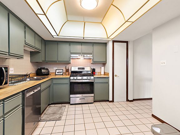 5th image of 15724 Brassie Ct APT 2N