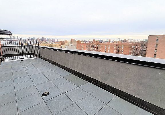 3rd image of 25-28 Broadway #5EE