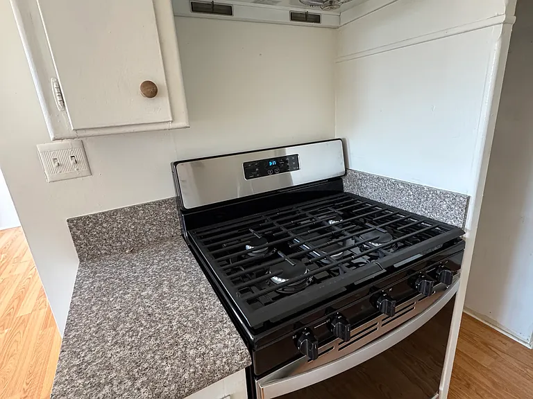4408 Russell Ave #6 — Photo 3
