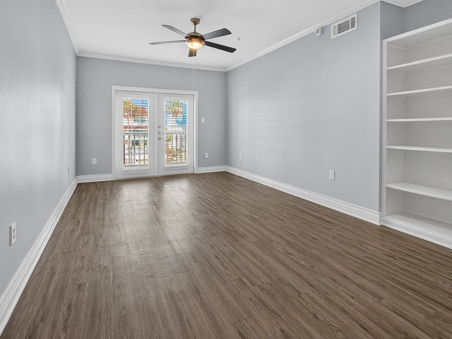 Compass Bay Apartments & Marina — Photo 2