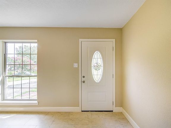 5th image of 16626 Forest Bend Ave