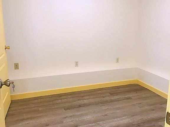 2nd image of 233 Somerset St