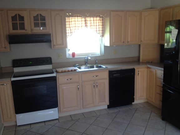 3rd image of 135 Suncrest Dr