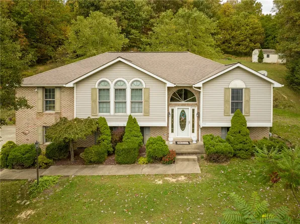 935 Jamell Dr, Greensburg, PA 15601