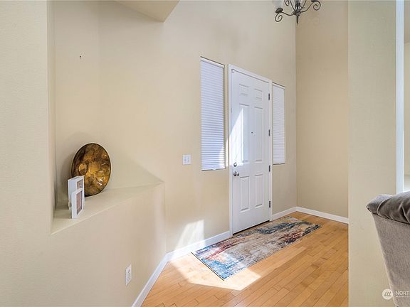 3rd image of 1512 64th Street SE