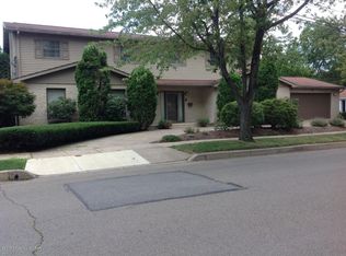 221 Joseph Dr, Kingston, PA 18704