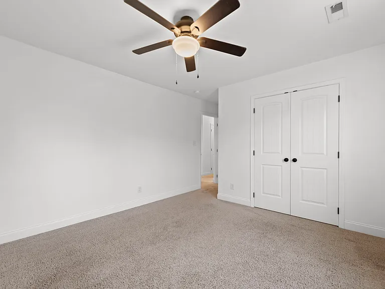 317 Wynberry Ct — Photo 18