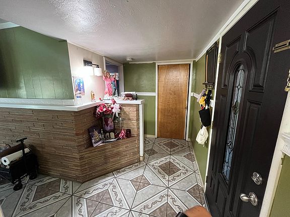 3rd image of 220 W Wayside Dr