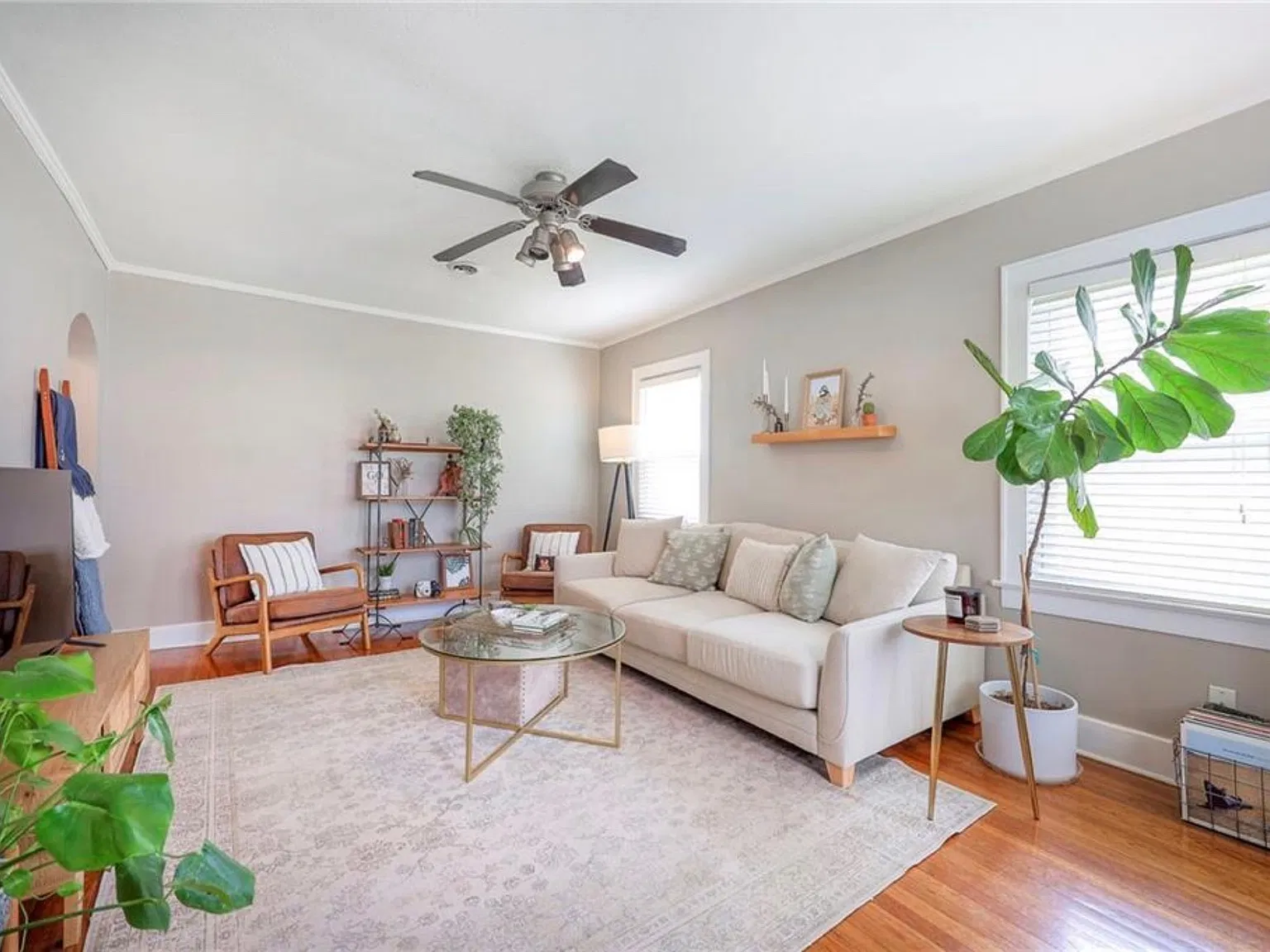 2 bed, 912 sqft, $1,950 — Photo 2