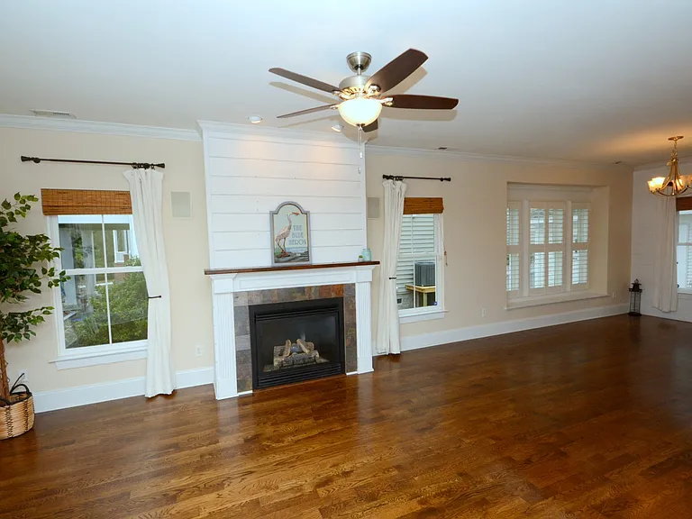4116 Pretty Lake Ave — Photo 36