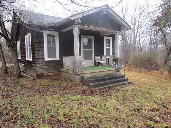 3rd image of 1268 Crymes Rd