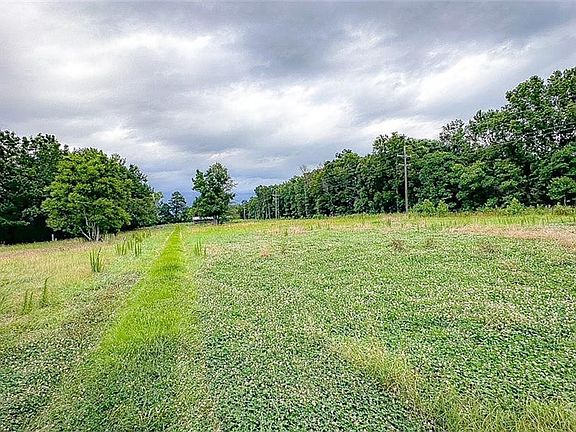 4th image of 423 Bateman Rd