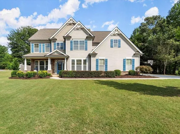 6105 Upshur Dr, Gainesville, GA 30506