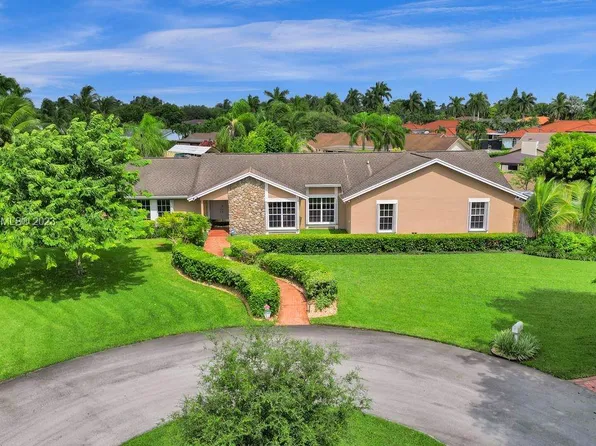 15211 SW 163rd St, Miami, FL 33187