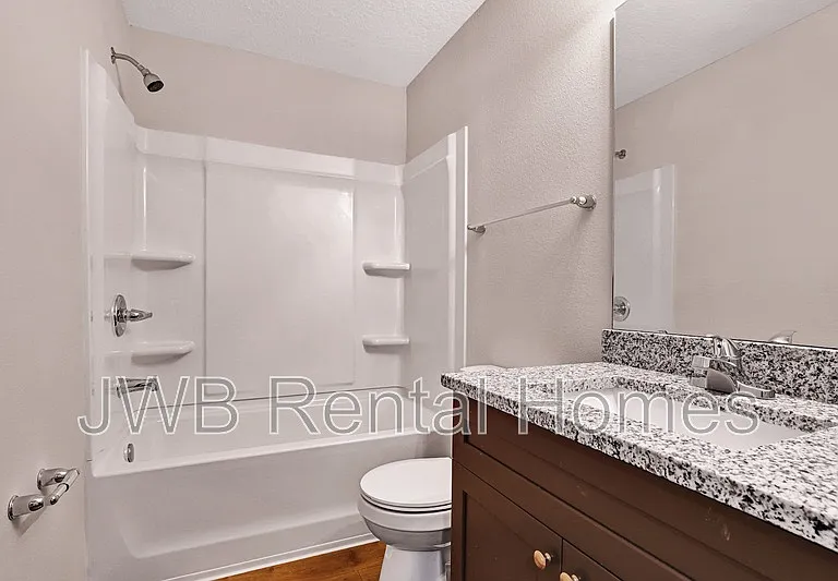1159 W 21st St — Photo 11