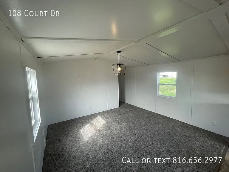 108 Court Dr — Photo 5