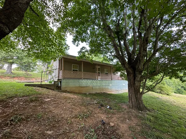 680 Round Mountain Rd, Irvine, KY 40336