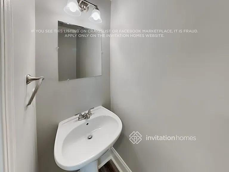 410 Queens Dr SW — Photo 17