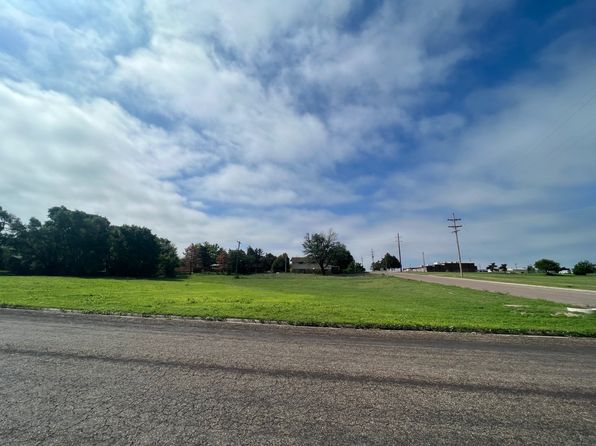 817 NW 7th St, Guymon, OK 73942