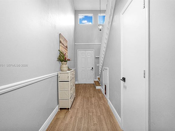 3rd image of 2149 Discovery Cir W